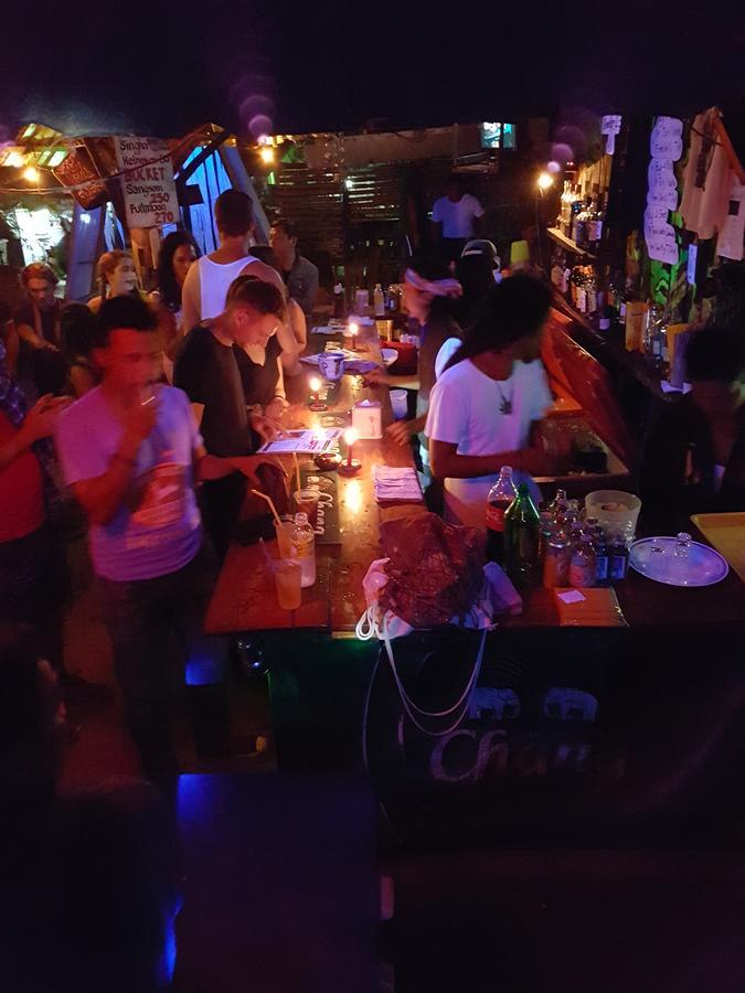 Shut Eye Party Hostel (Adults Only) Пай Екстериор снимка