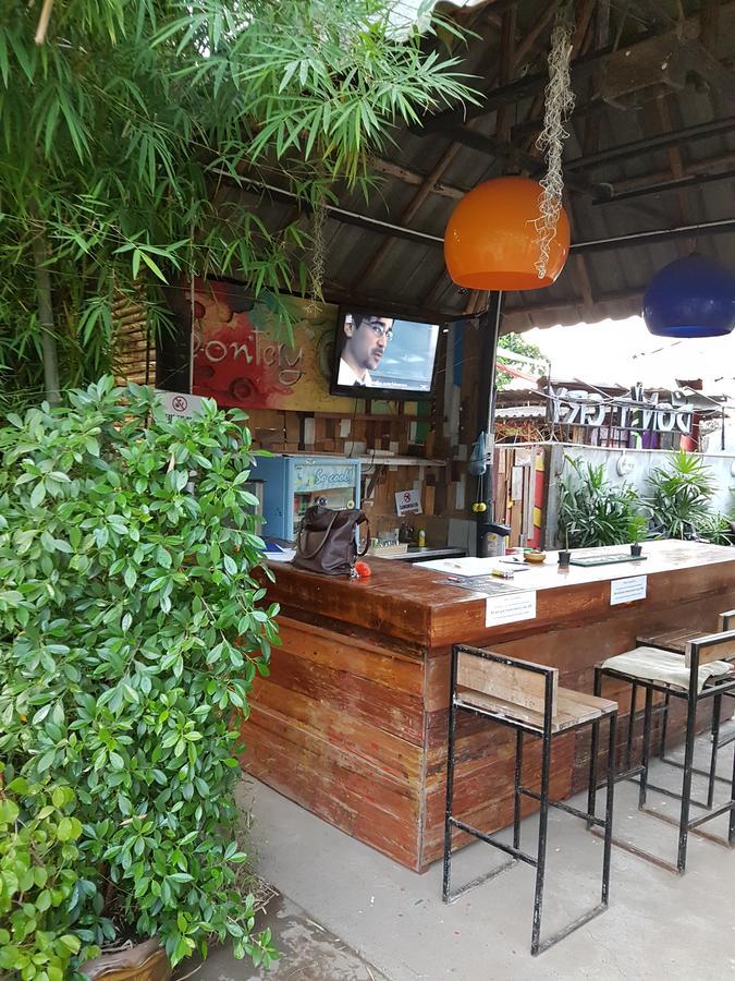 Shut Eye Party Hostel (Adults Only) Пай Екстериор снимка